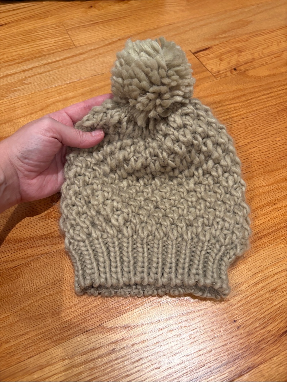 Old Navy Women’s Chunky Pom Beanie - Beige